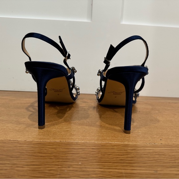 Jewel Badgley Mischka Stiletto in navy satin; size 9 - Picture 11 of 15